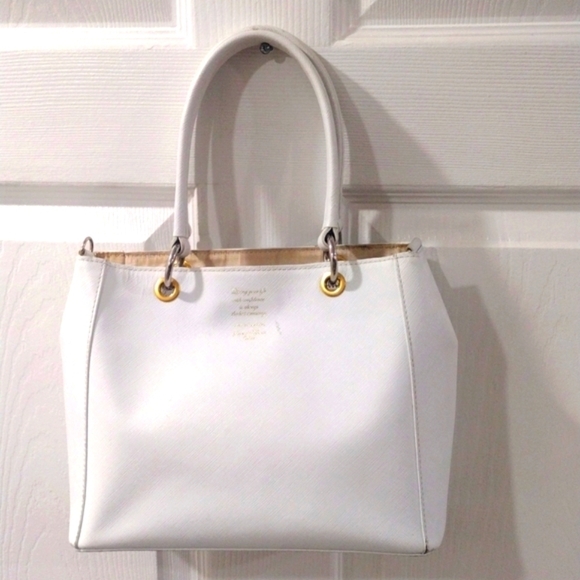 Samantha Thavasa Deluxe Shoulder Bag - 11x8x5", White Leather, Magnetic Closure - Picture 3 of 15